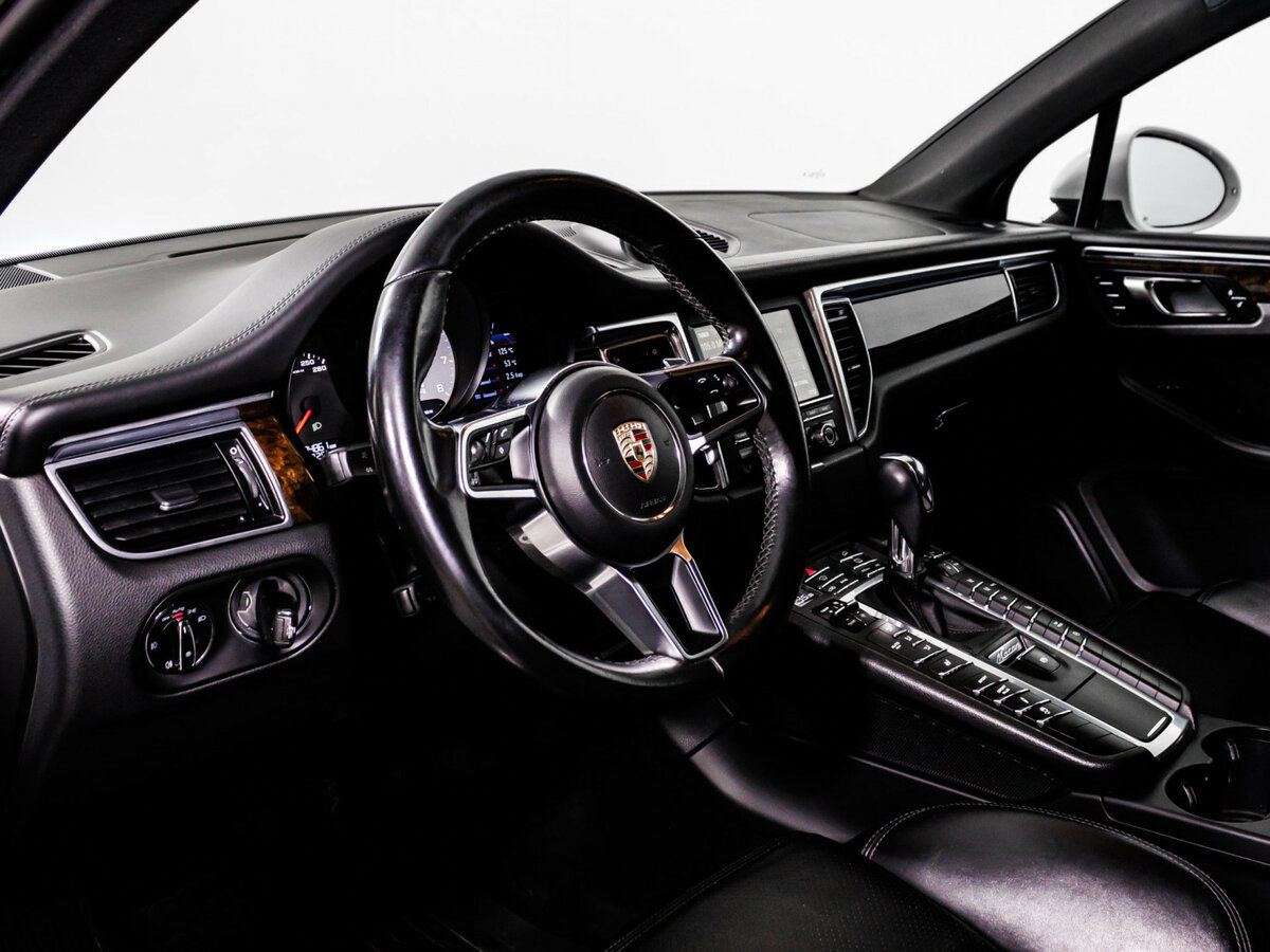 Porsche Macan с пробегом — 2014 год. Фото: #10