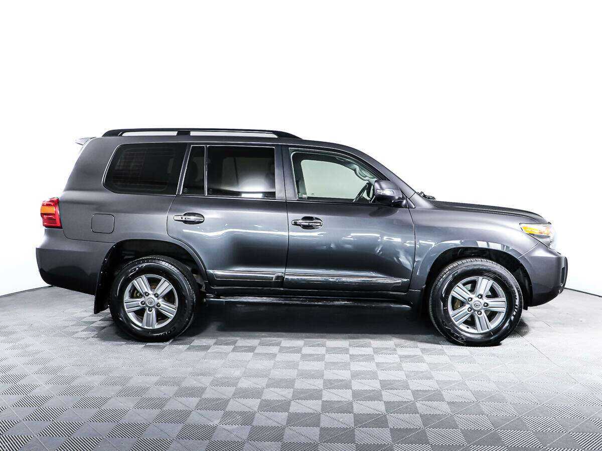 Toyota Land Cruiser с пробегом — 2012 год. Фото: #3