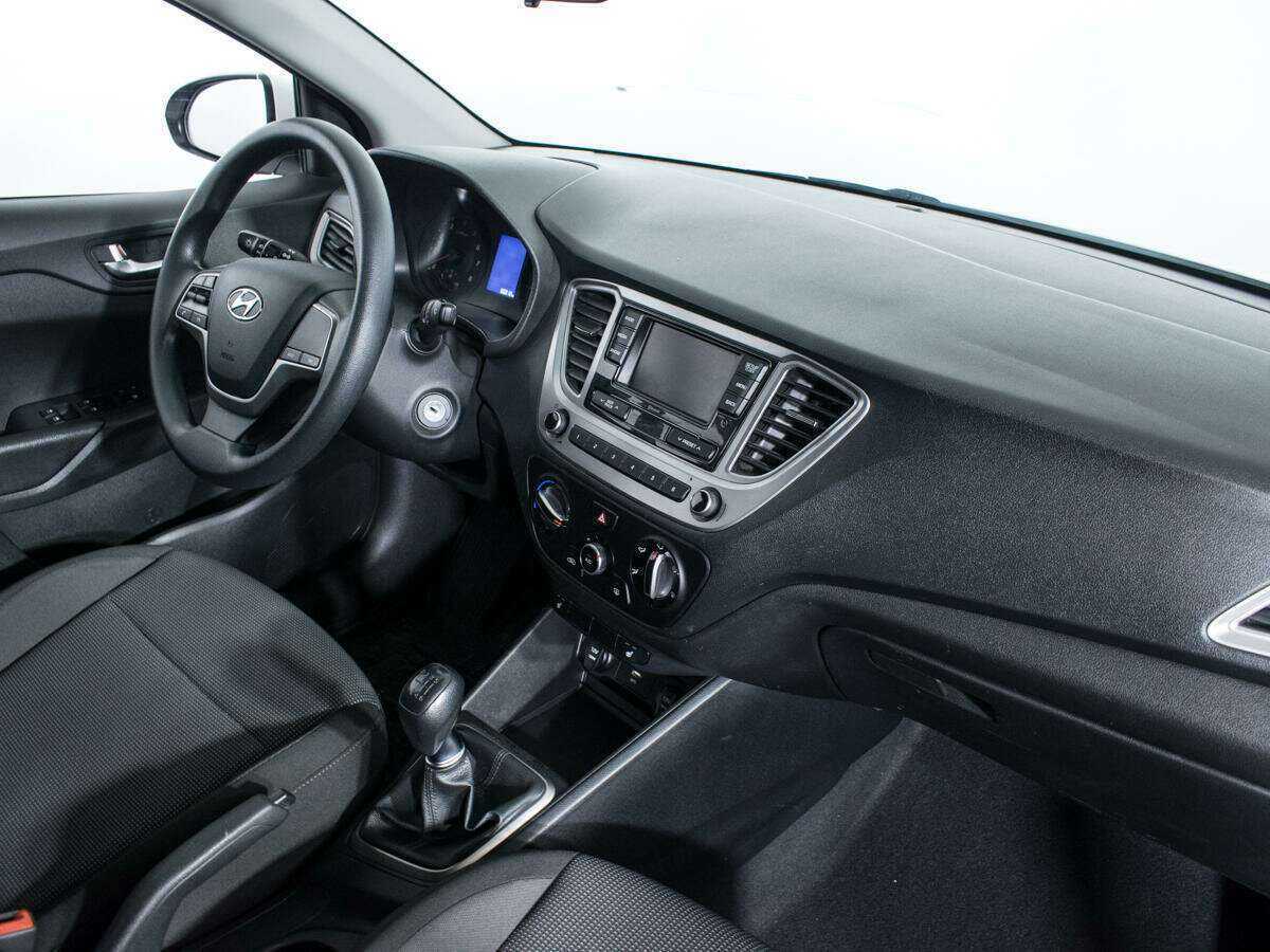 Hyundai Solaris с пробегом — 2021 год. Фото: #8