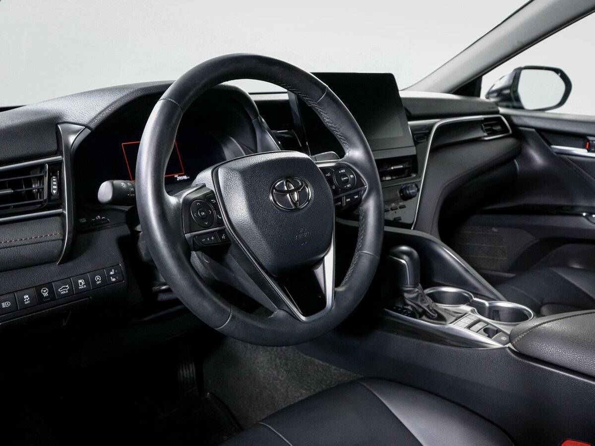 Toyota Camry с пробегом — 2023 год. Фото: #13