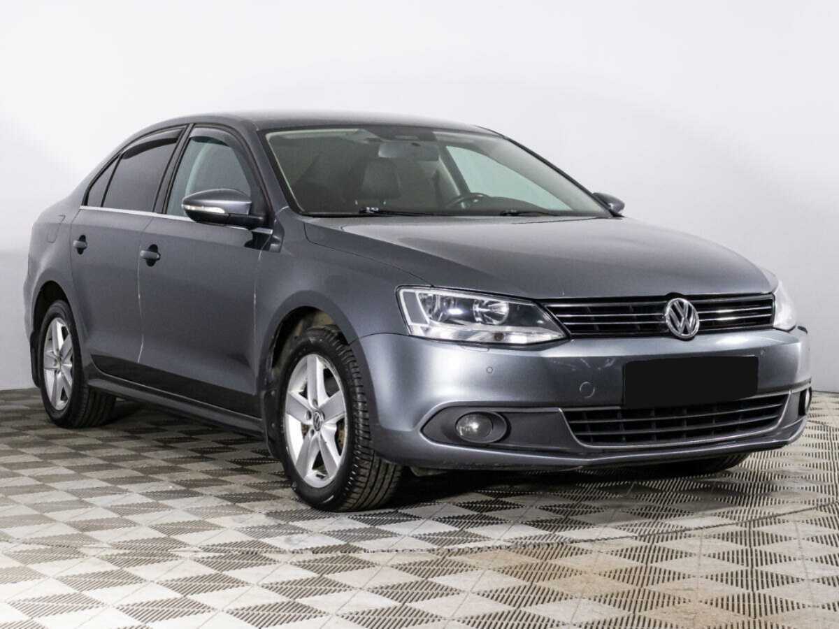 Volkswagen Jetta с пробегом — 2012 год. Фото: #2