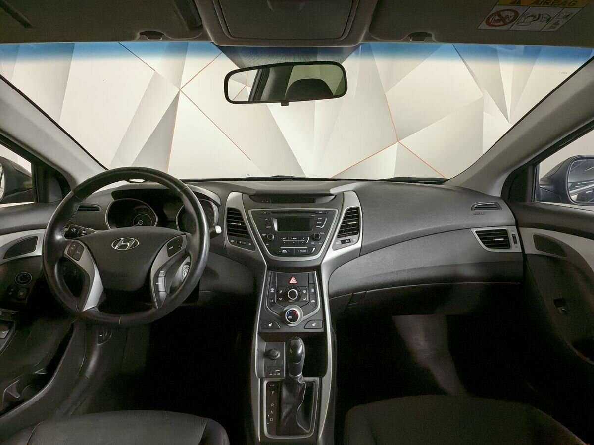 Hyundai Elantra с пробегом — 2015 год. Фото: #9