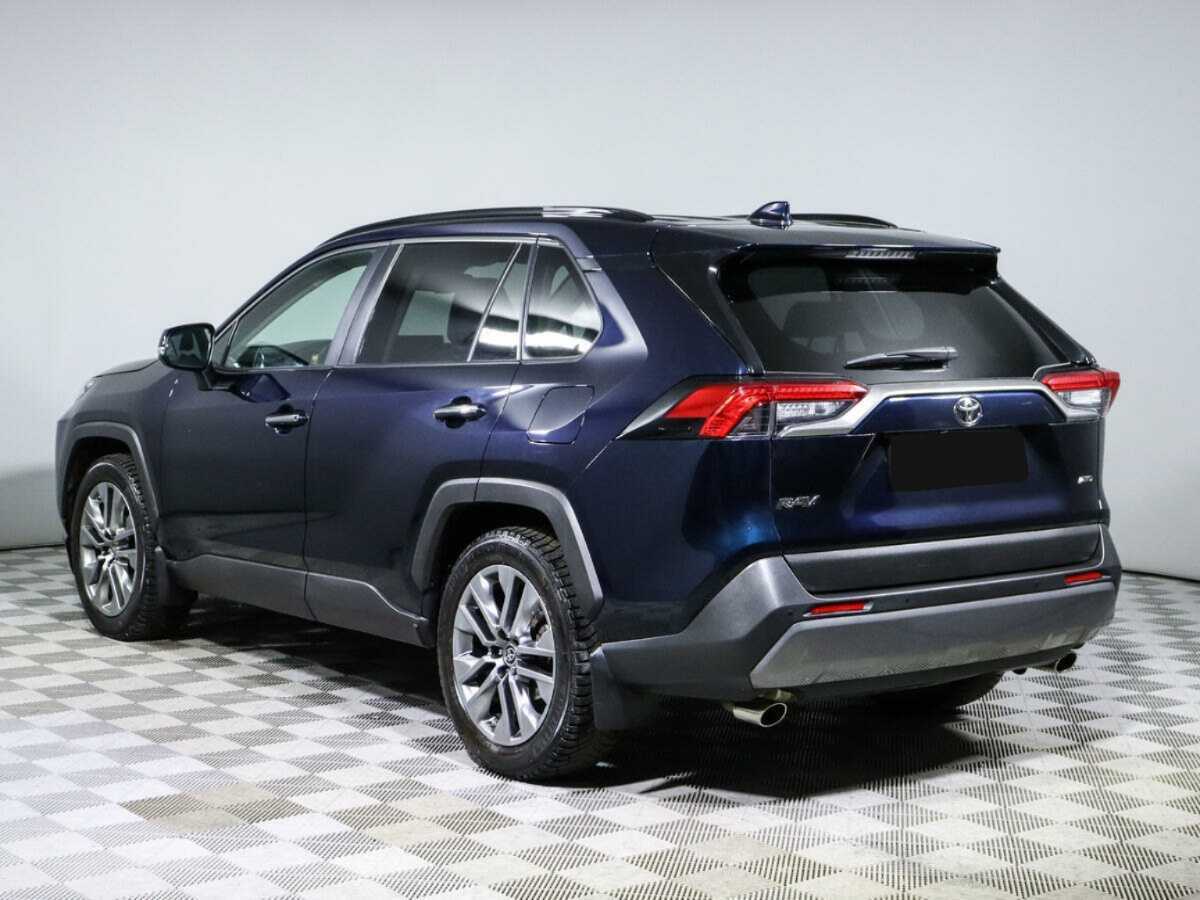 Toyota RAV4 с пробегом — 2020 год. Фото: #6