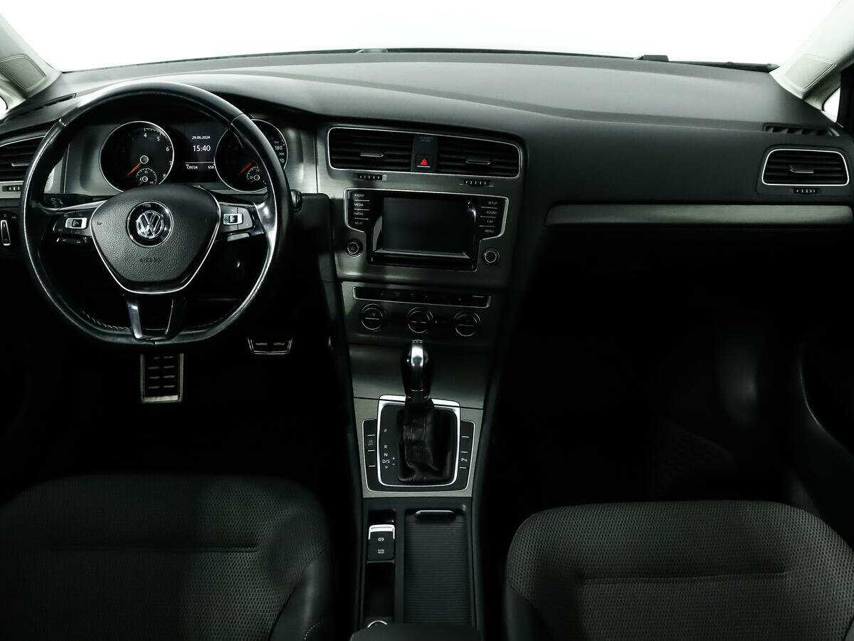 Volkswagen Golf с пробегом — 2013 год. Фото: #11
