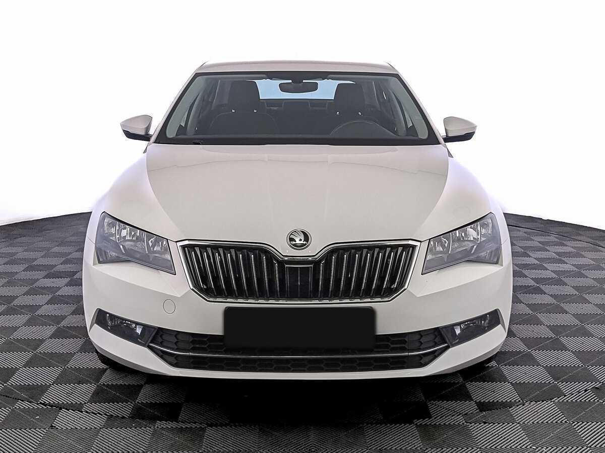 Skoda Superb с пробегом — 2017 год. Фото: #1