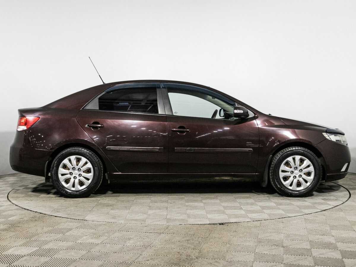 Kia Cerato с пробегом — 2010 год. Фото: #3