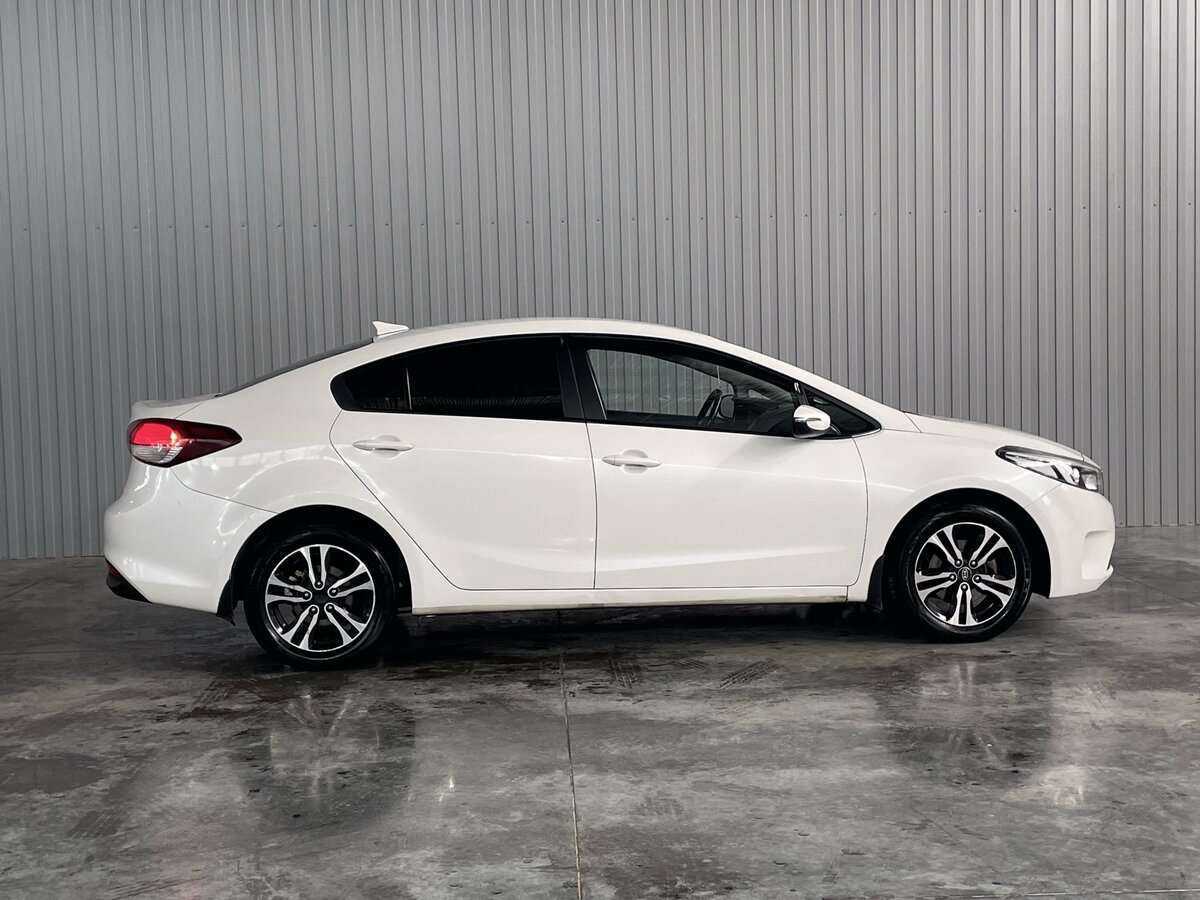 Kia Cerato с пробегом — 2017 год. Фото: #3