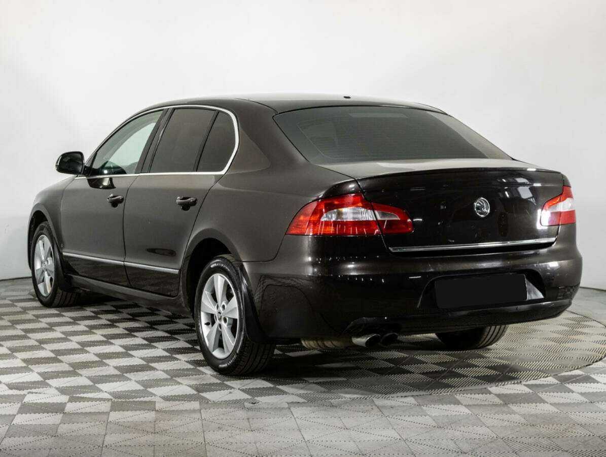 Skoda Superb с пробегом — 2012 год. Фото: #6