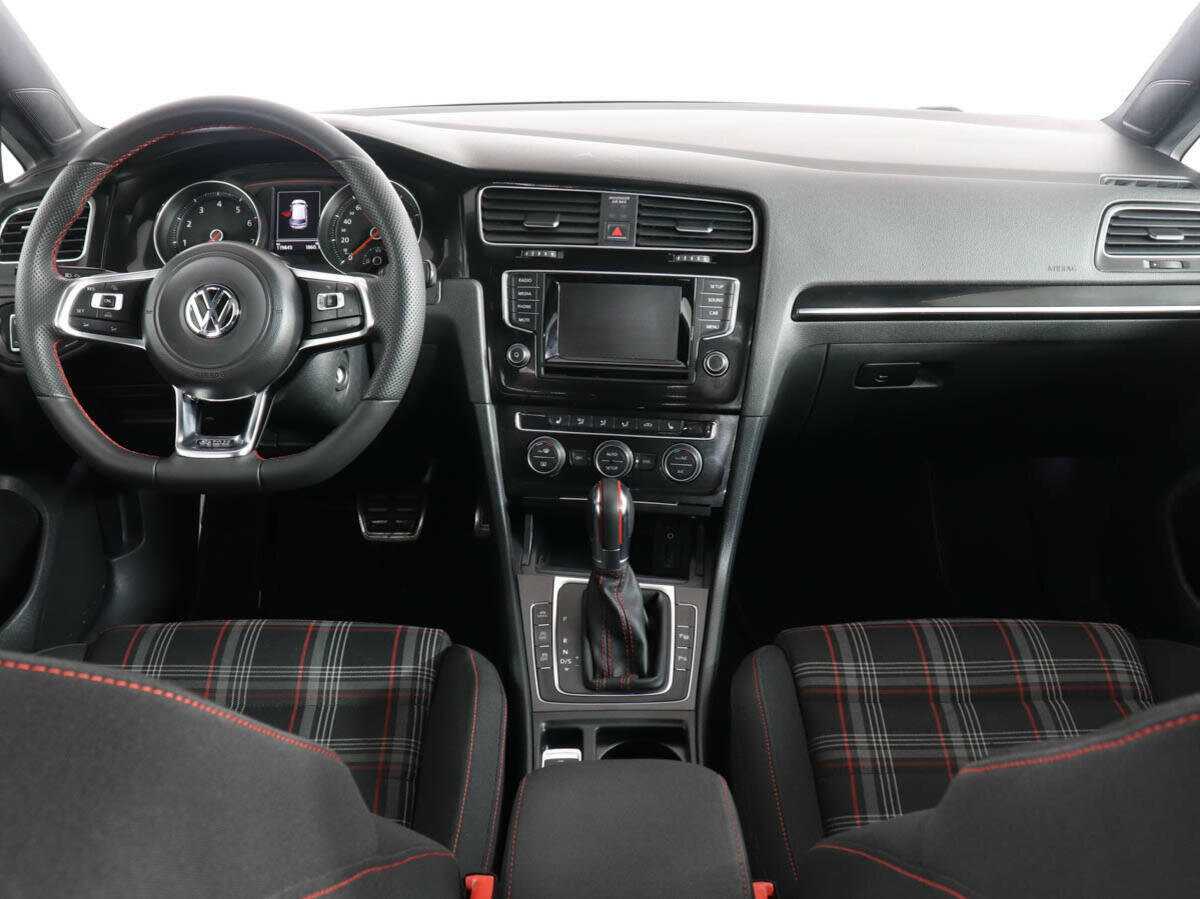 Volkswagen Golf GTI с пробегом — 2013 год. Фото: #8