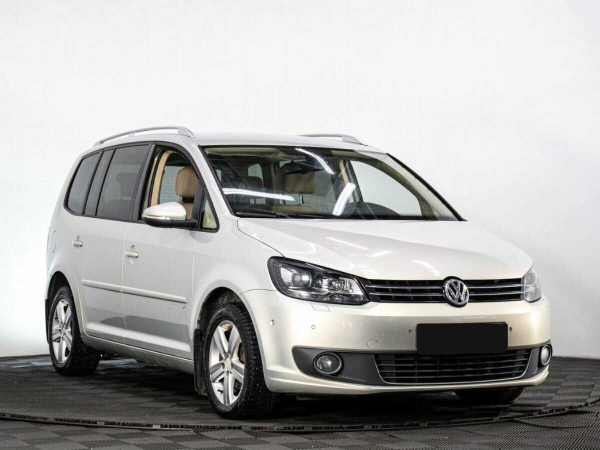 Volkswagen Touran с пробегом — 2013 год. Фото: #2