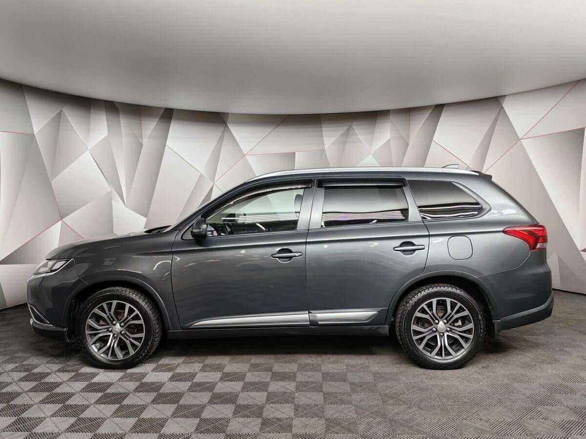 Mitsubishi Outlander с пробегом — 2017 год. Фото: #4