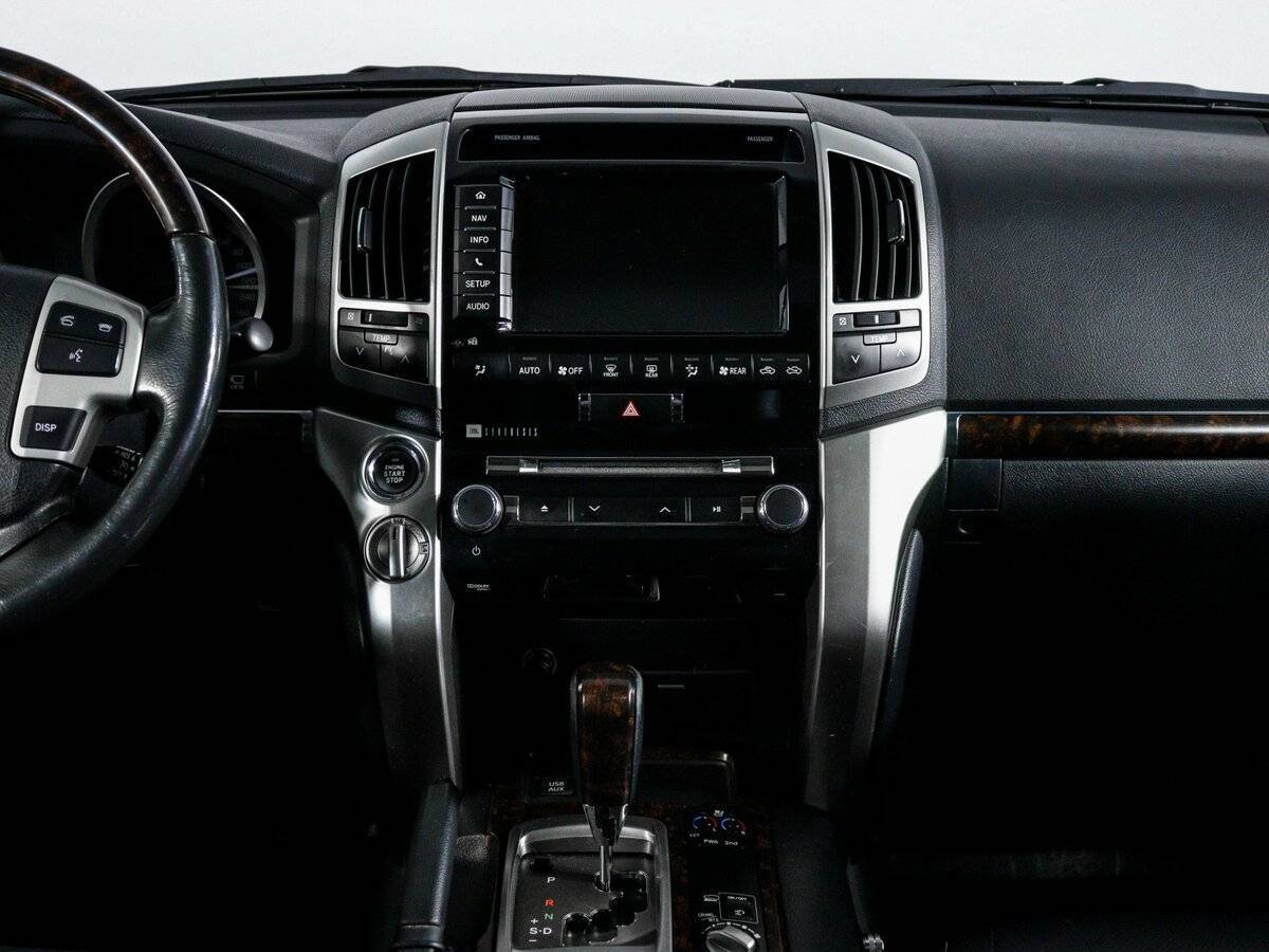 Toyota Land Cruiser с пробегом — 2014 год. Фото: #12