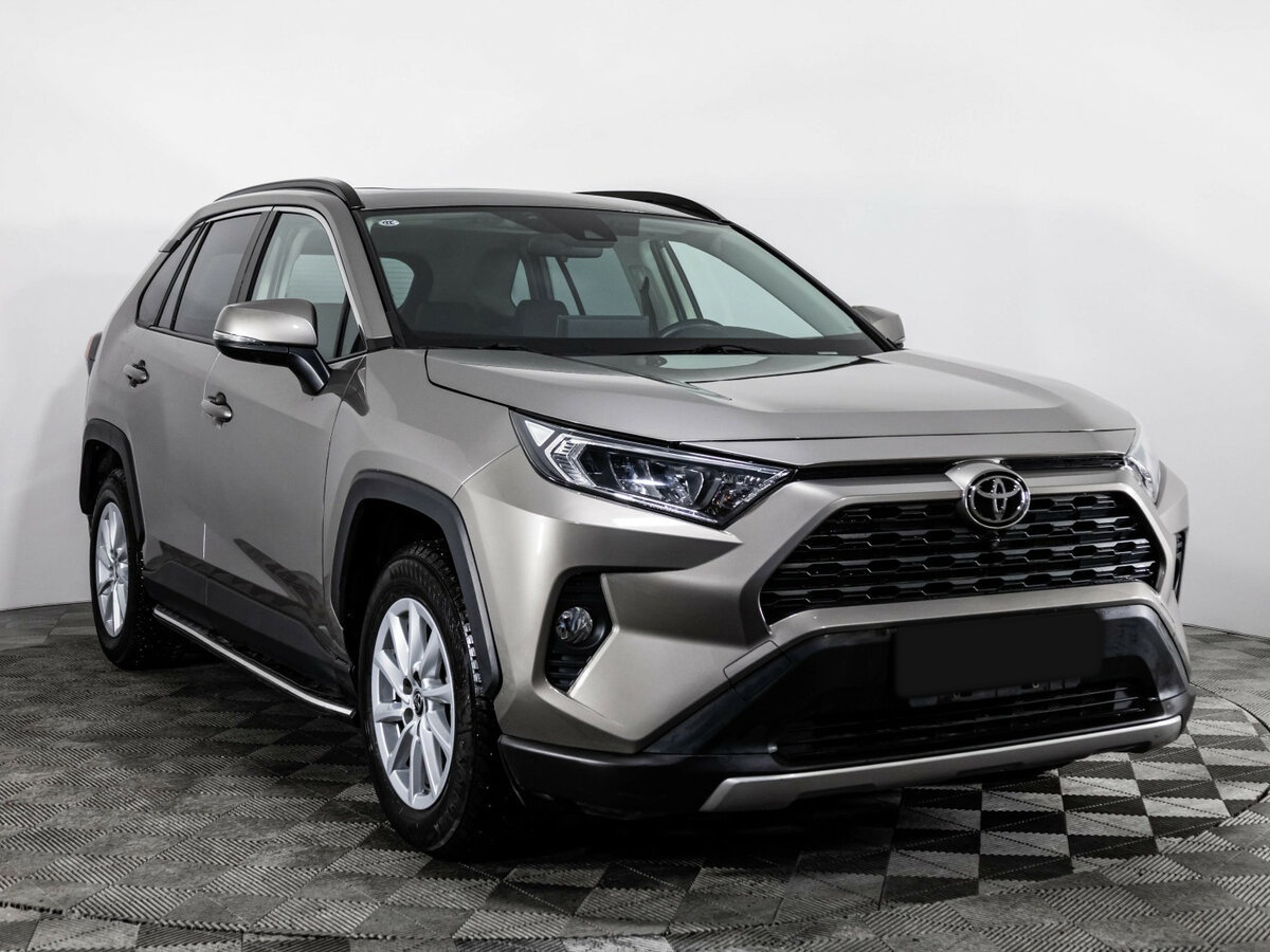 Toyota RAV4 с пробегом — 2021 год. Фото: #4