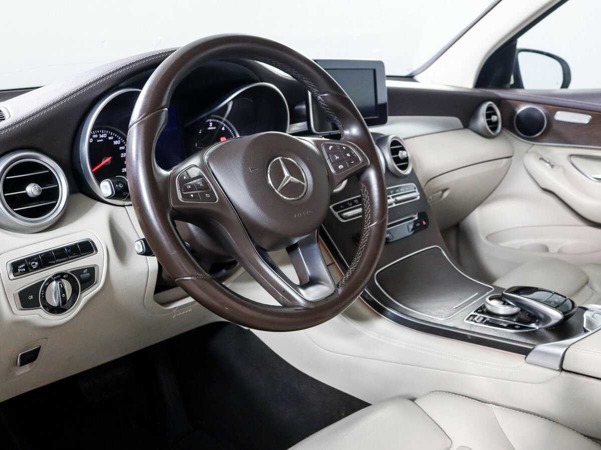Mercedes-Benz GLC с пробегом — 2015 год. Фото: #10