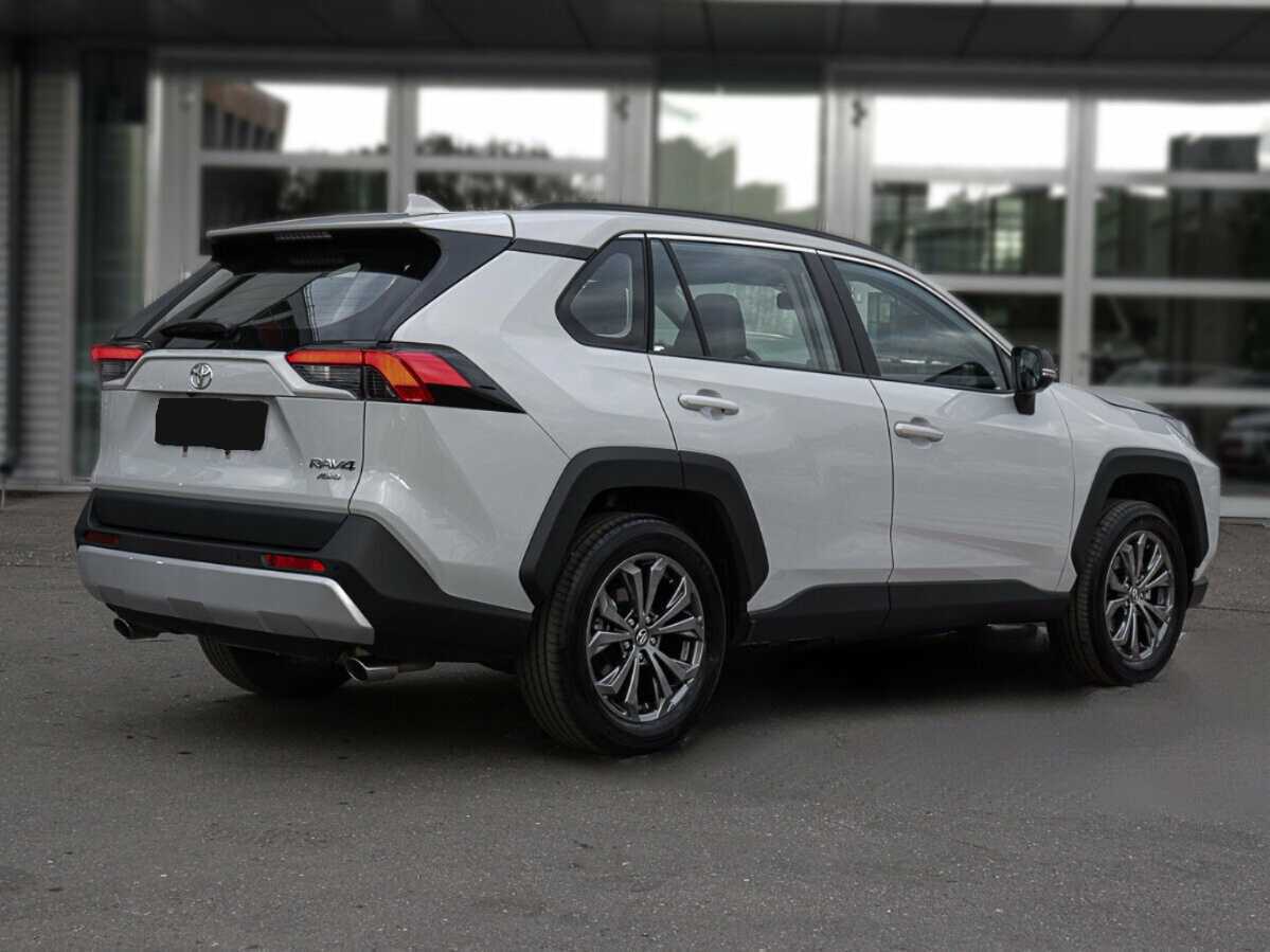 Toyota RAV4 с пробегом — 2024 год. Фото: #3