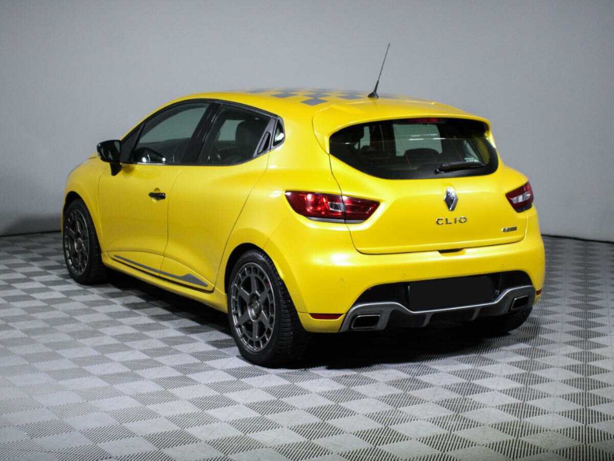 Renault Clio RS с пробегом — 2015 год. Фото: #6