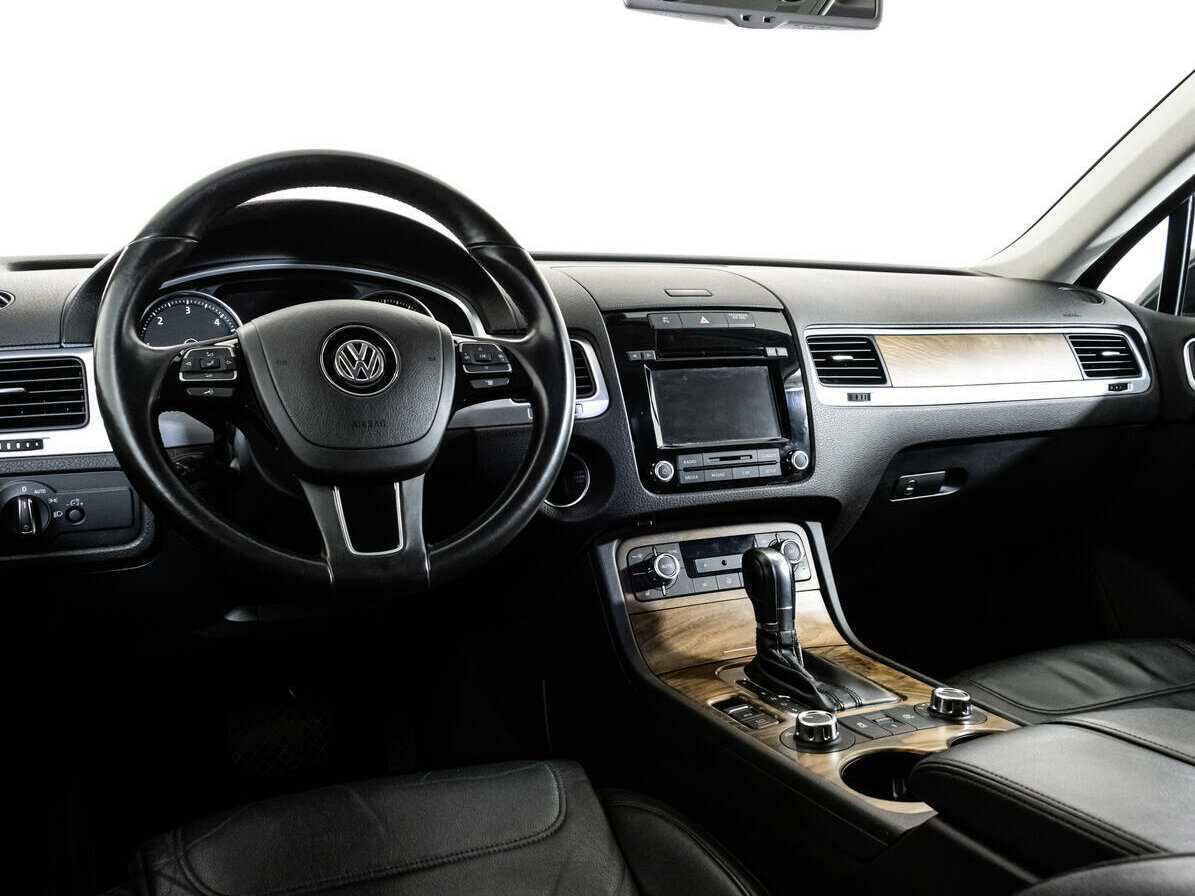 Volkswagen Touareg с пробегом — 2012 год. Фото: #8