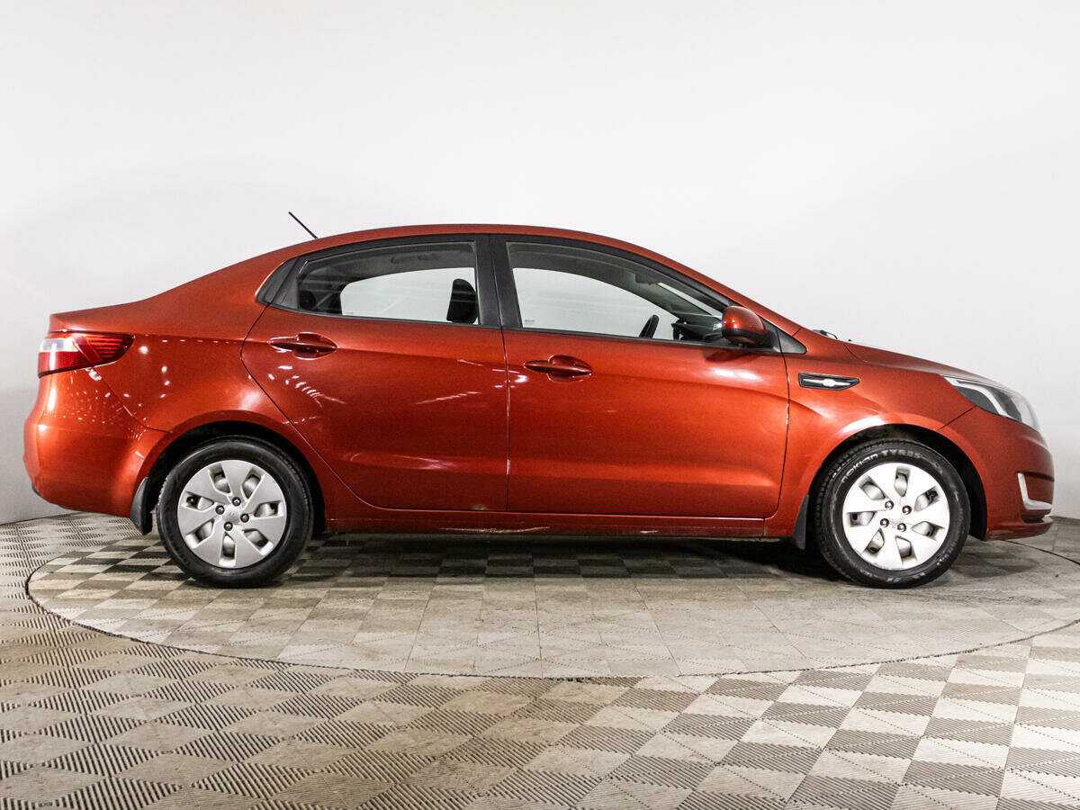 Kia Rio с пробегом — 2011 год. Фото: #3
