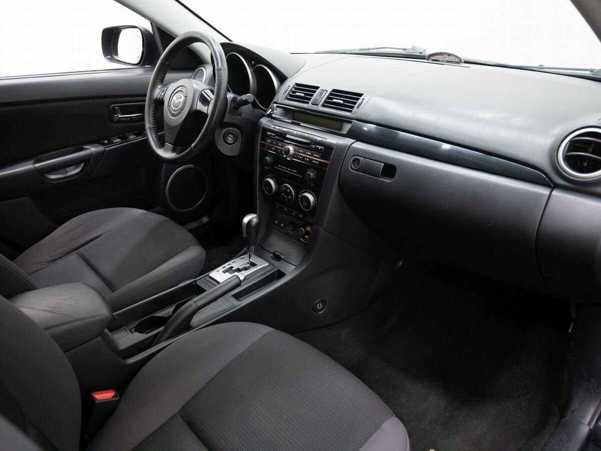 Mazda 3 с пробегом — 2008 год. Фото: #10