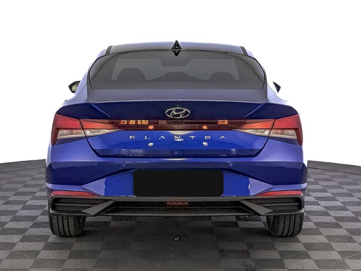 Hyundai Elantra с пробегом — 2021 год. Фото: #5
