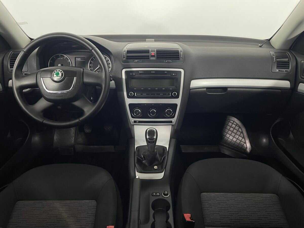 Skoda Octavia с пробегом — 2011 год. Фото: #6