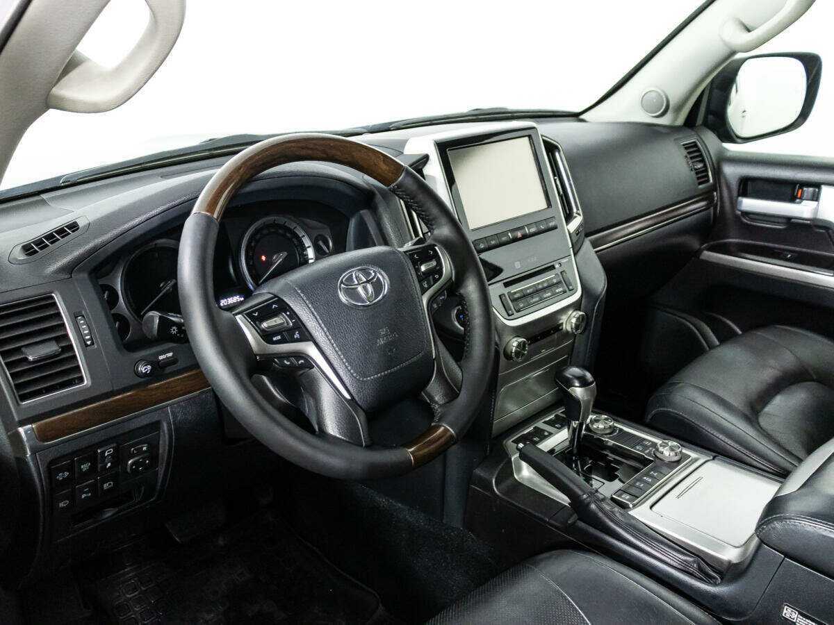 Toyota Land Cruiser с пробегом — 2018 год. Фото: #10
