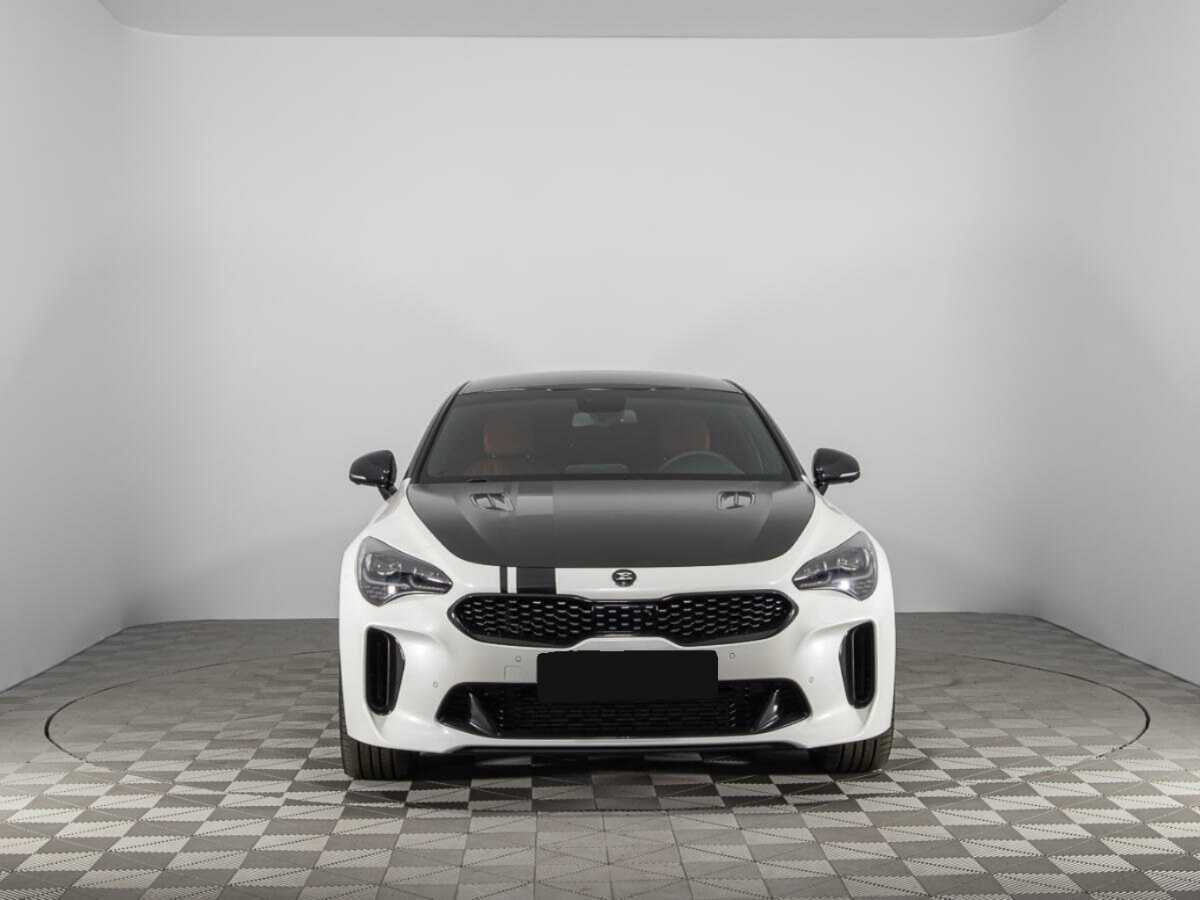 Kia Stinger с пробегом — 2018 год. Фото: #1