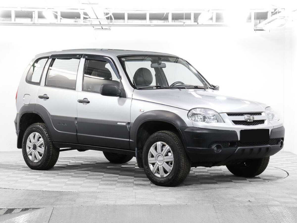 Chevrolet Niva с пробегом — 2011 год. Фото: #2