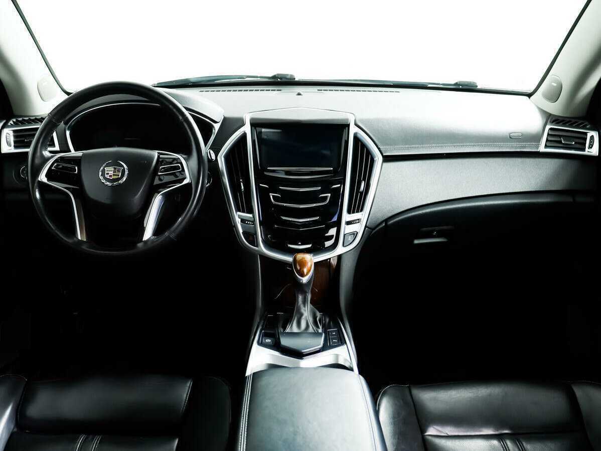 Cadillac SRX с пробегом — 2014 год. Фото: #8