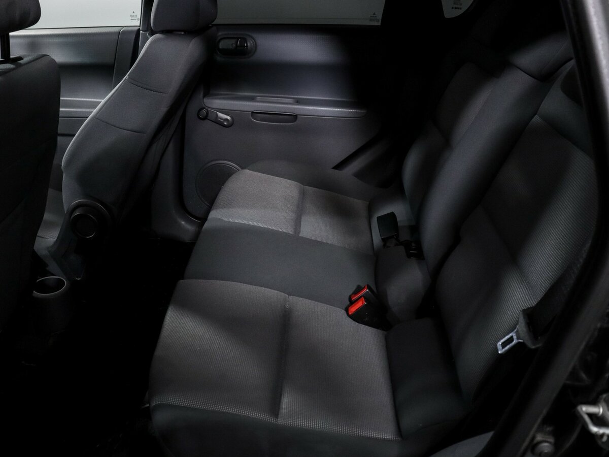 Mitsubishi Colt с пробегом — 2006 год. Фото: #7