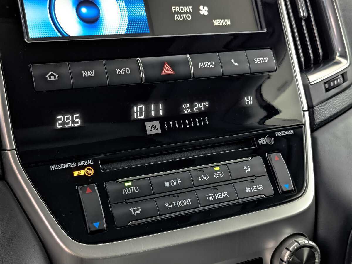 Toyota Land Cruiser с пробегом — 2019 год. Фото: #23