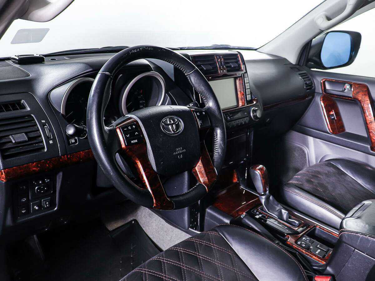 Toyota Land Cruiser Prado с пробегом — 2011 год. Фото: #13