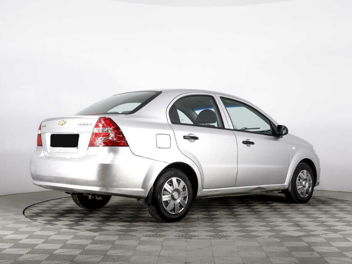 Chevrolet Aveo с пробегом — 2010 год. Фото: #4