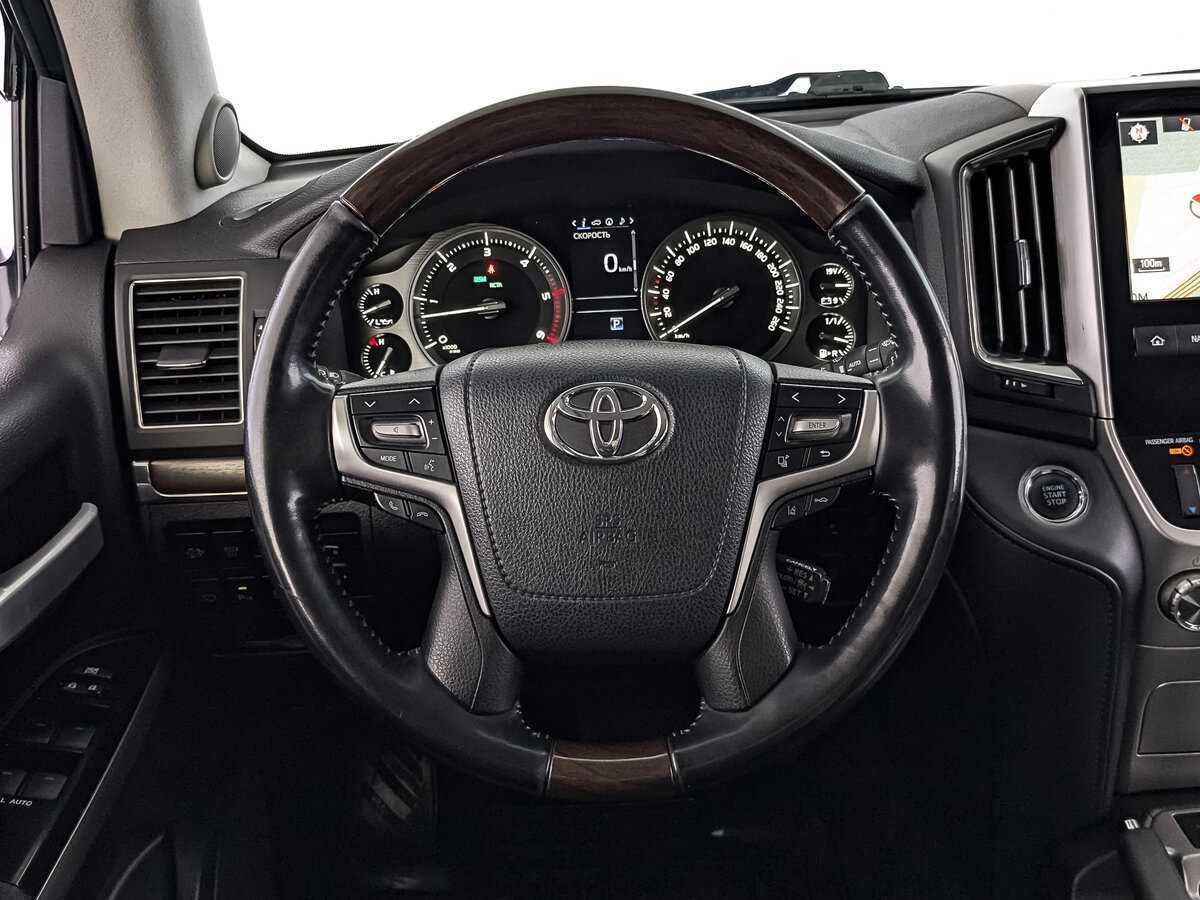 Toyota Land Cruiser с пробегом — 2018 год. Фото: #21