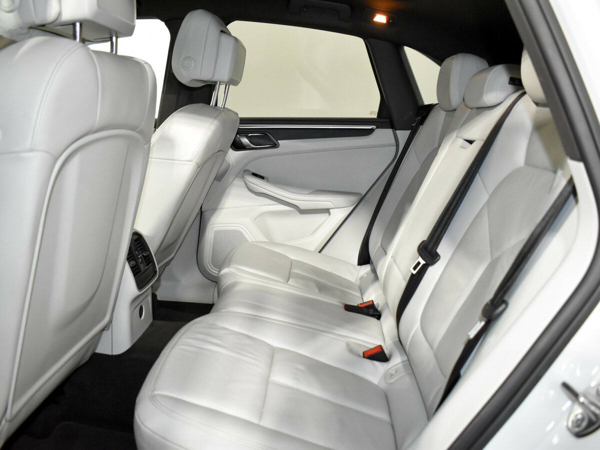 Porsche Macan с пробегом — 2018 год. Фото: #10