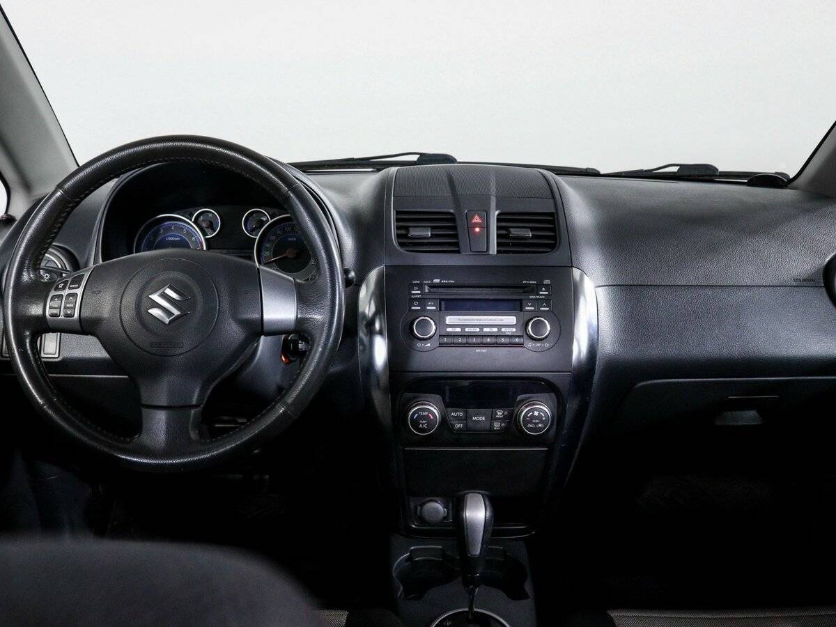 Suzuki SX4 с пробегом — 2010 год. Фото: #11