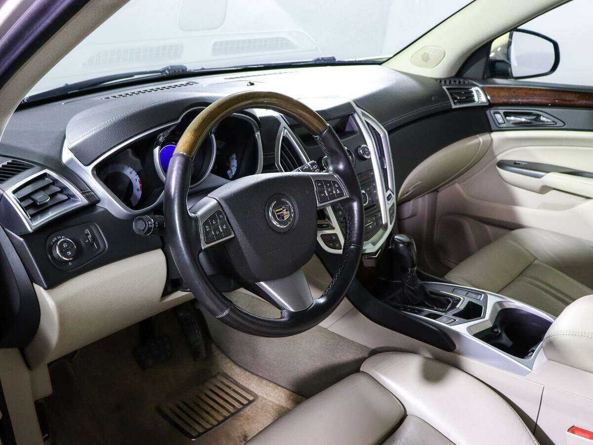 Cadillac SRX с пробегом — 2011 год. Фото: #13