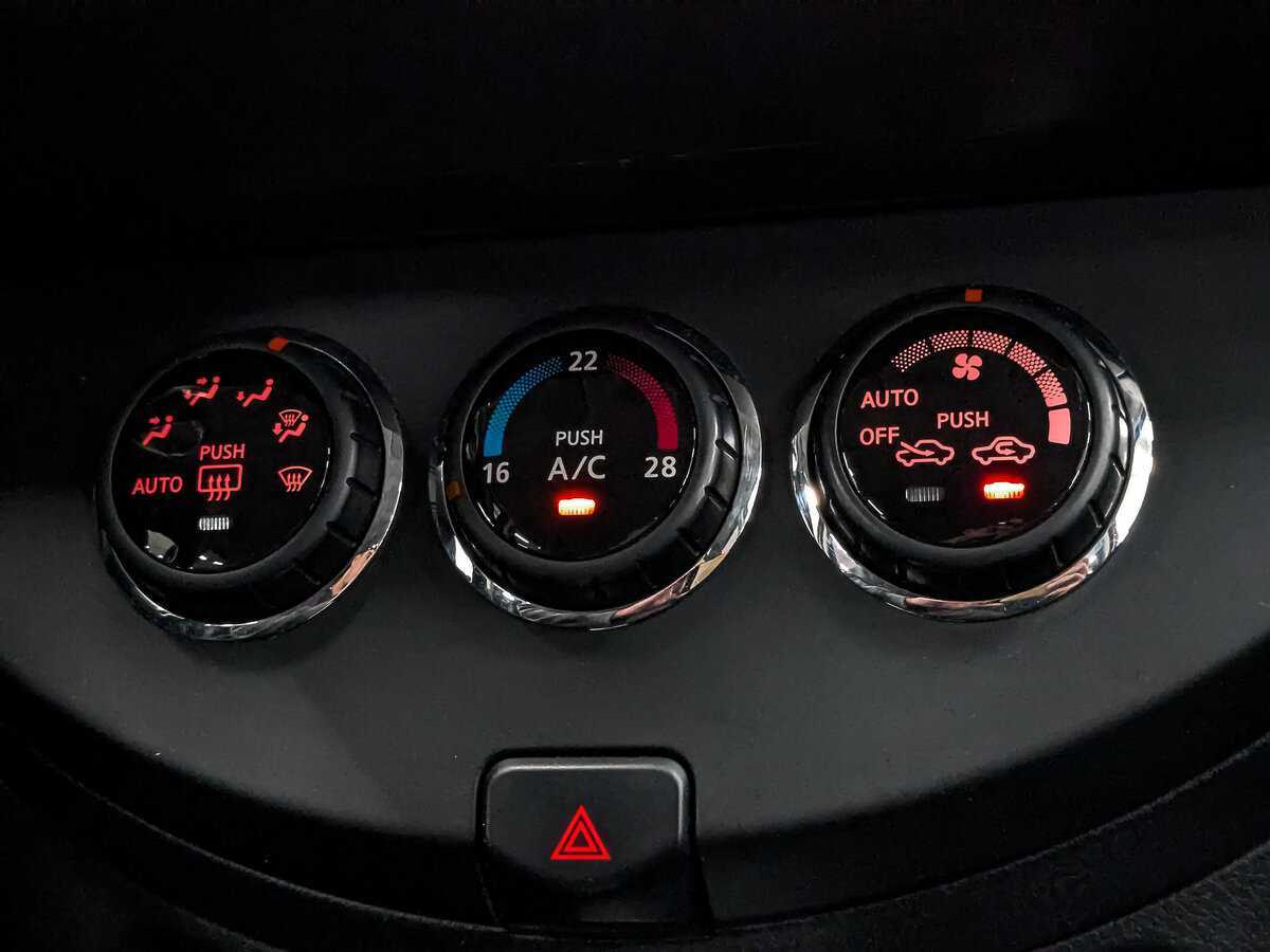 Nissan Note с пробегом — 2011 год. Фото: #20