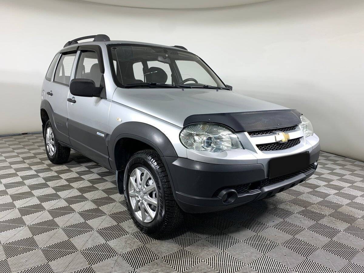 Chevrolet Niva с пробегом — 2011 год. Фото: #2