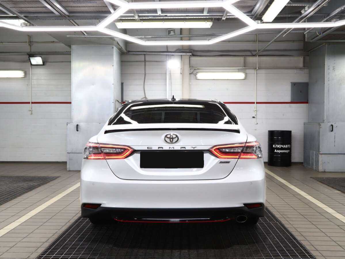Toyota Camry с пробегом — 2020 год. Фото: #3