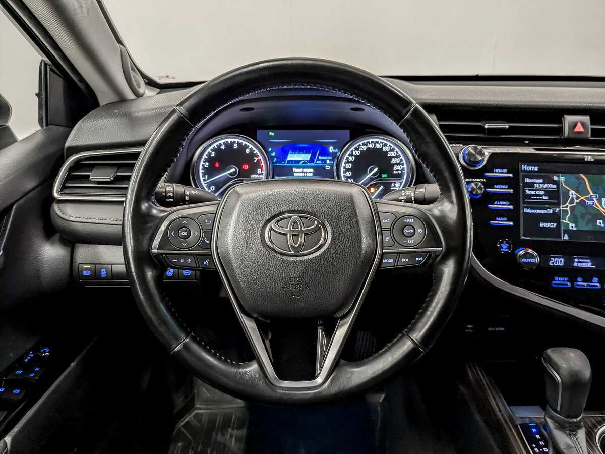 Toyota Camry с пробегом — 2019 год. Фото: #21