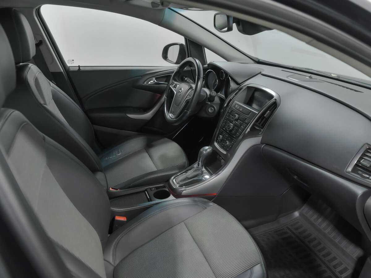 Opel Astra с пробегом — 2010 год. Фото: #13