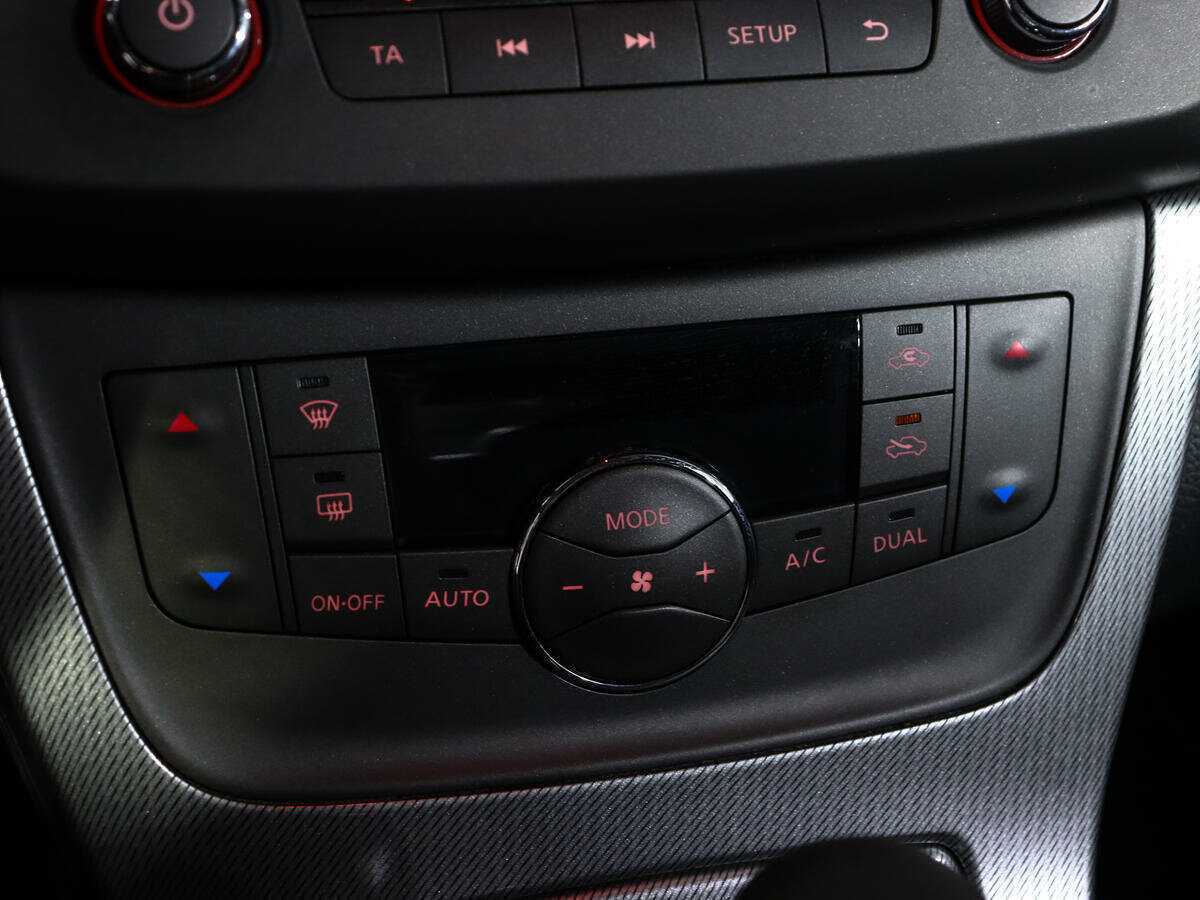 Nissan Sentra с пробегом — 2015 год. Фото: #16