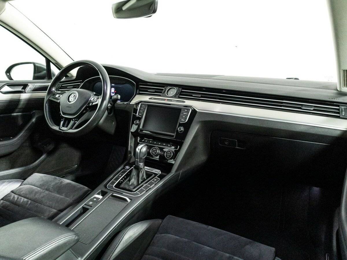 Volkswagen Passat с пробегом — 2017 год. Фото: #8