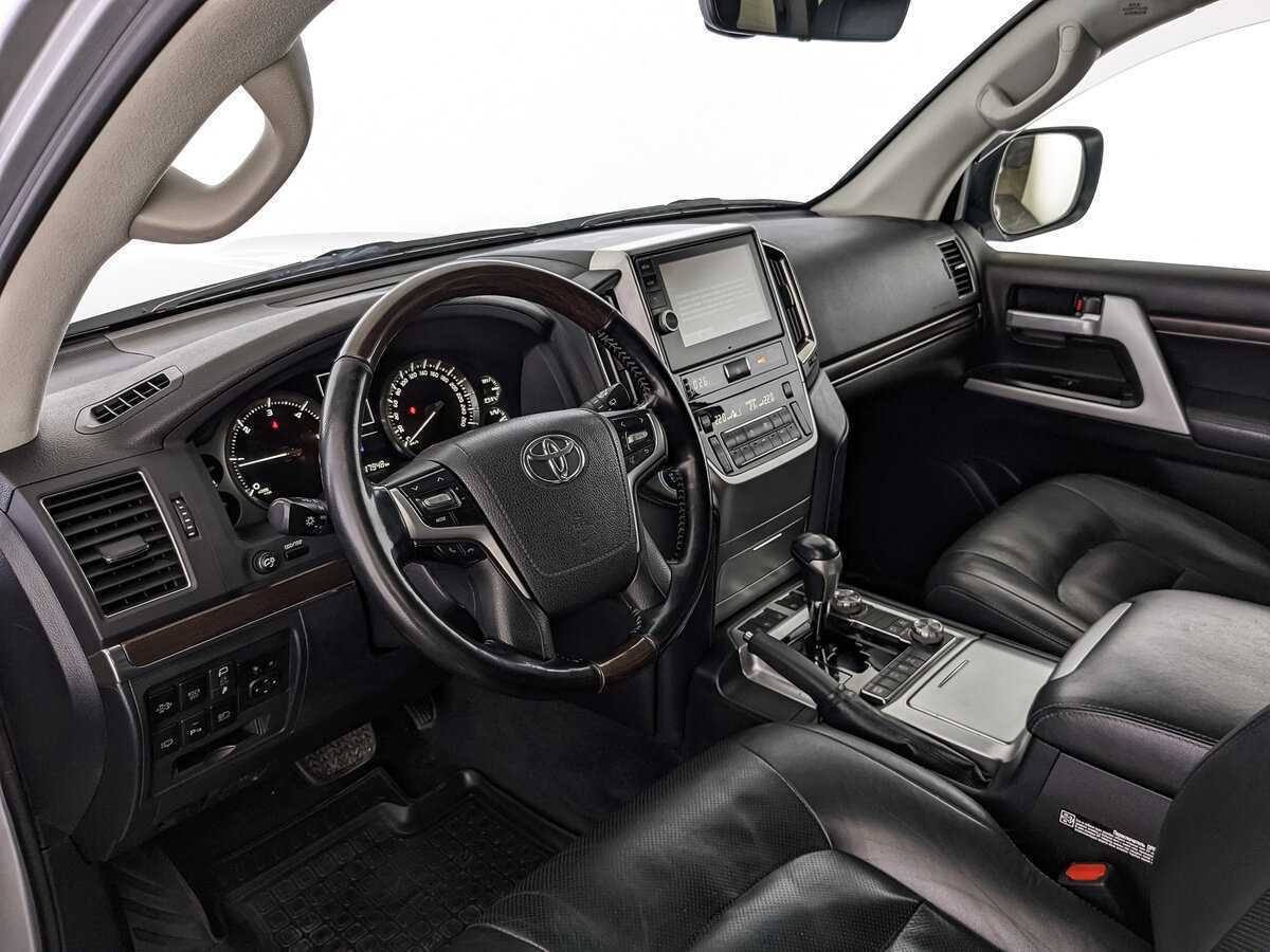 Toyota Land Cruiser с пробегом — 2018 год. Фото: #10