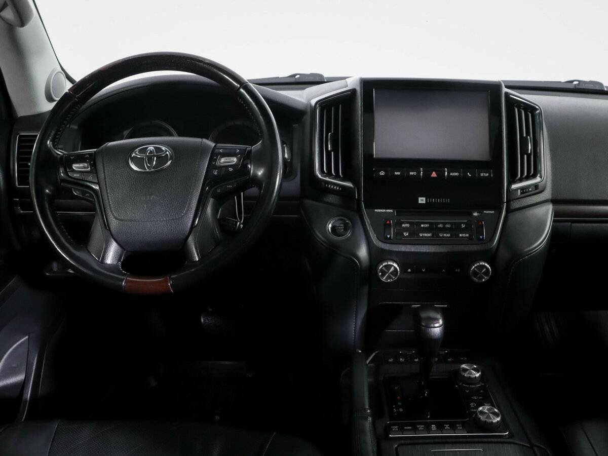 Toyota Land Cruiser с пробегом — 2018 год. Фото: #11
