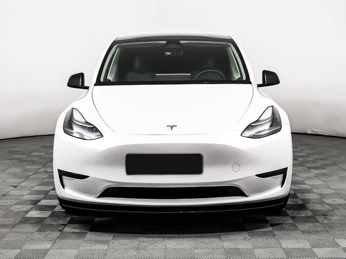 Tesla Model Y с пробегом — 2023 год. Фото: #1