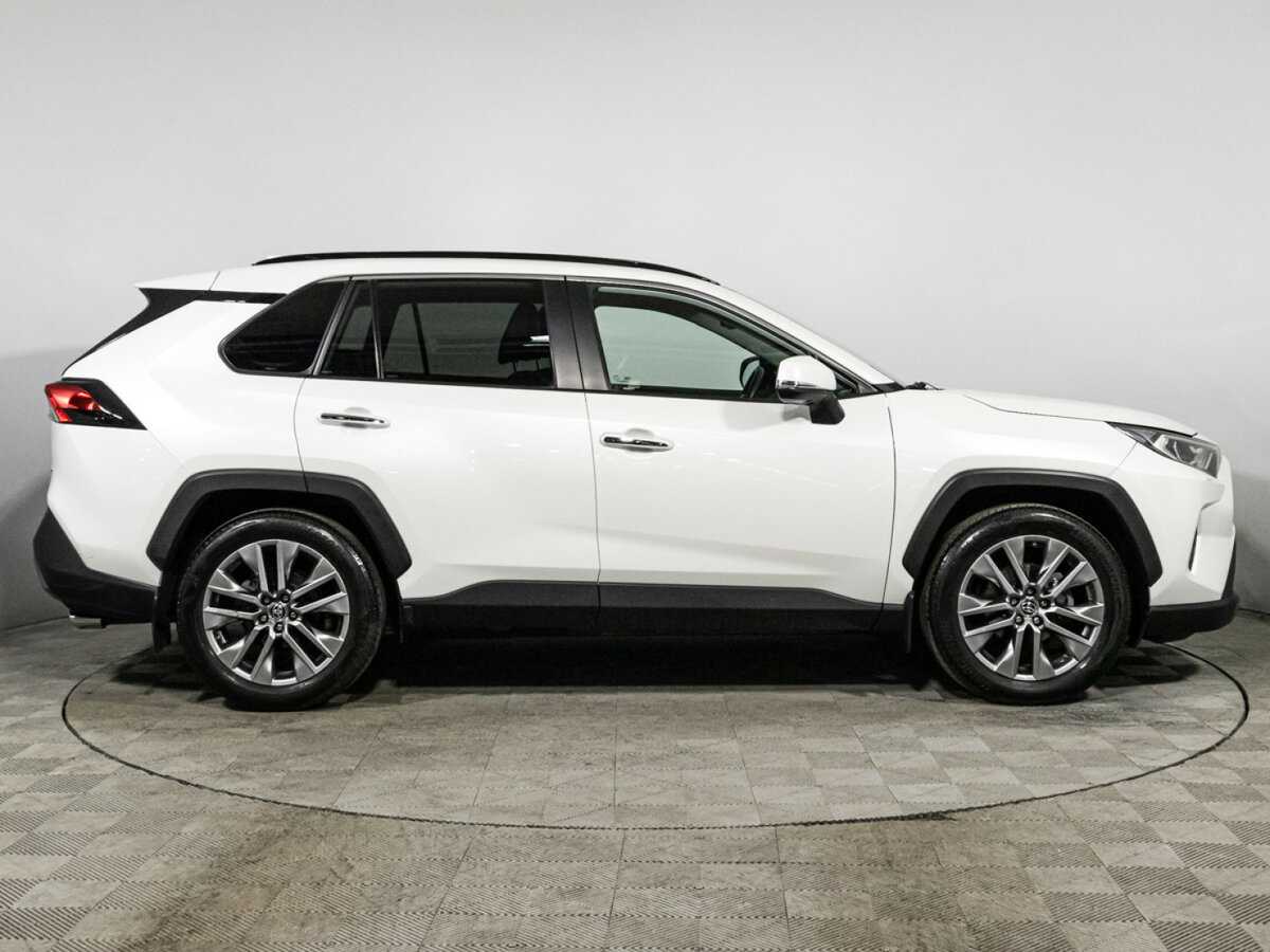 Toyota RAV4 с пробегом — 2021 год. Фото: #3