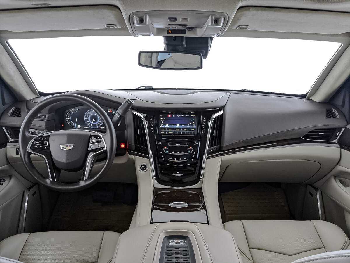 Cadillac Escalade с пробегом — 2016 год. Фото: #11