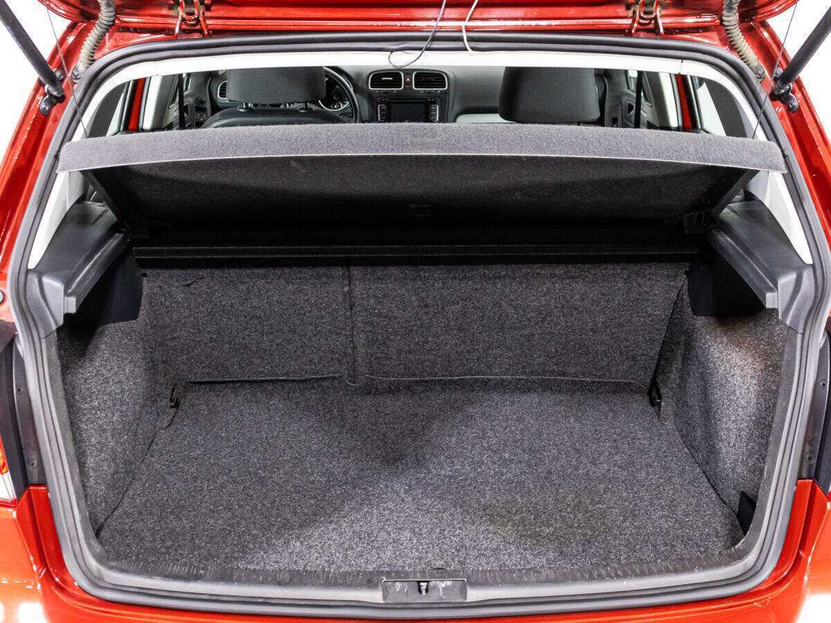 Volkswagen Golf с пробегом — 2011 год. Фото: #12